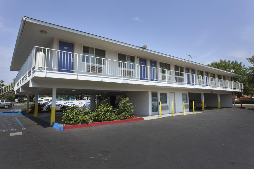Motel 6 Sacramento, Ca - Downtown Екстер'єр фото