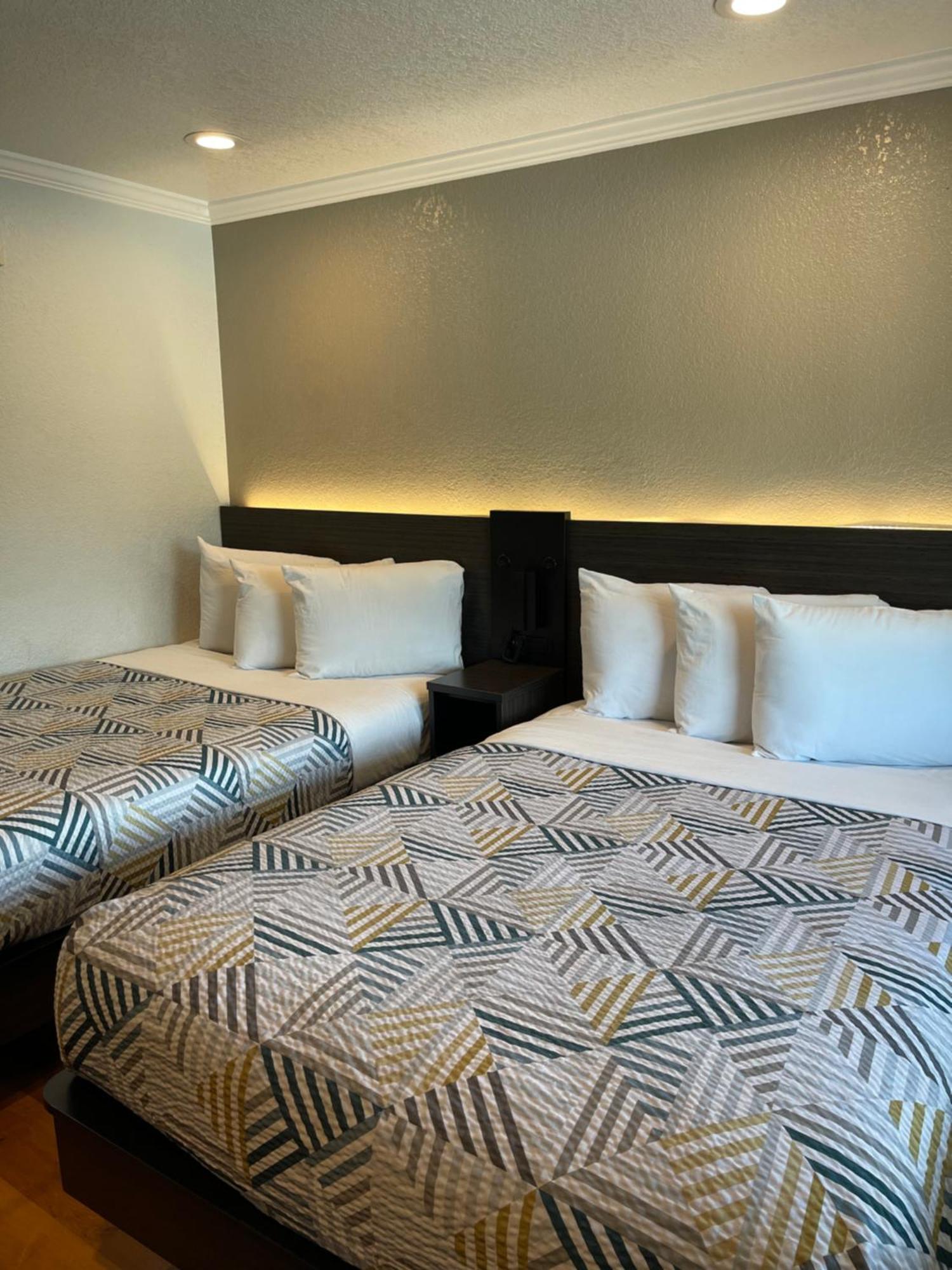 Motel 6 Sacramento, Ca - Downtown Екстер'єр фото