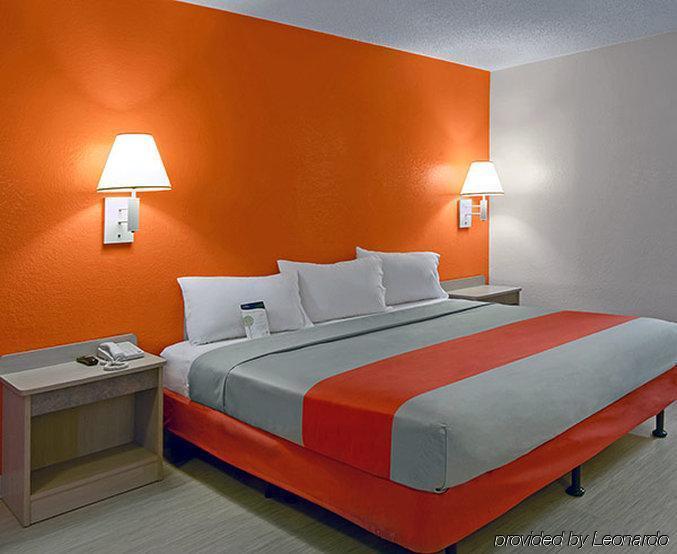 Motel 6 Sacramento, Ca - Downtown Екстер'єр фото
