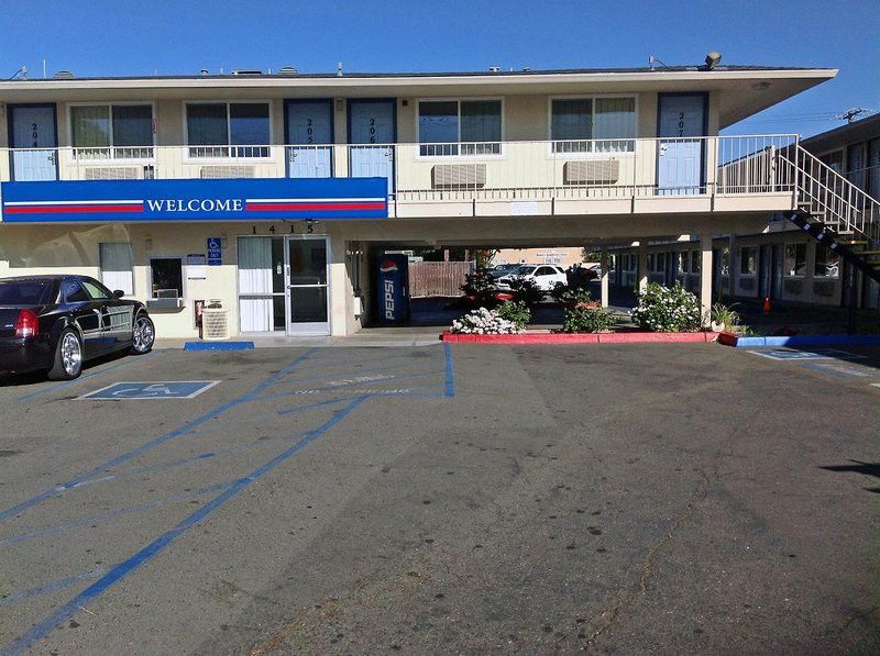 Motel 6 Sacramento, Ca - Downtown Екстер'єр фото