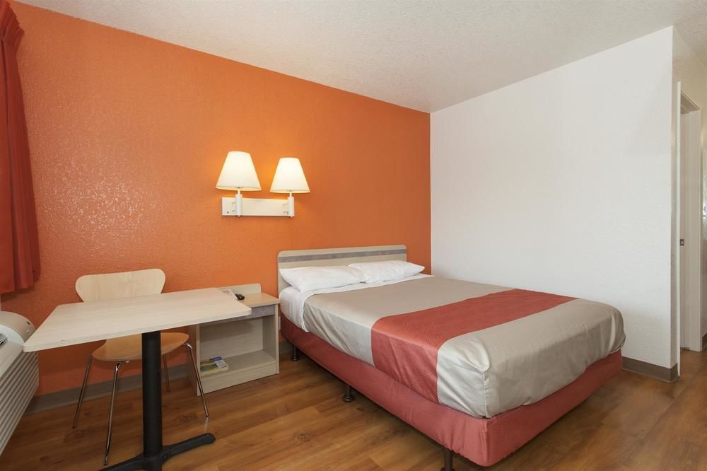 Motel 6 Sacramento, Ca - Downtown Екстер'єр фото