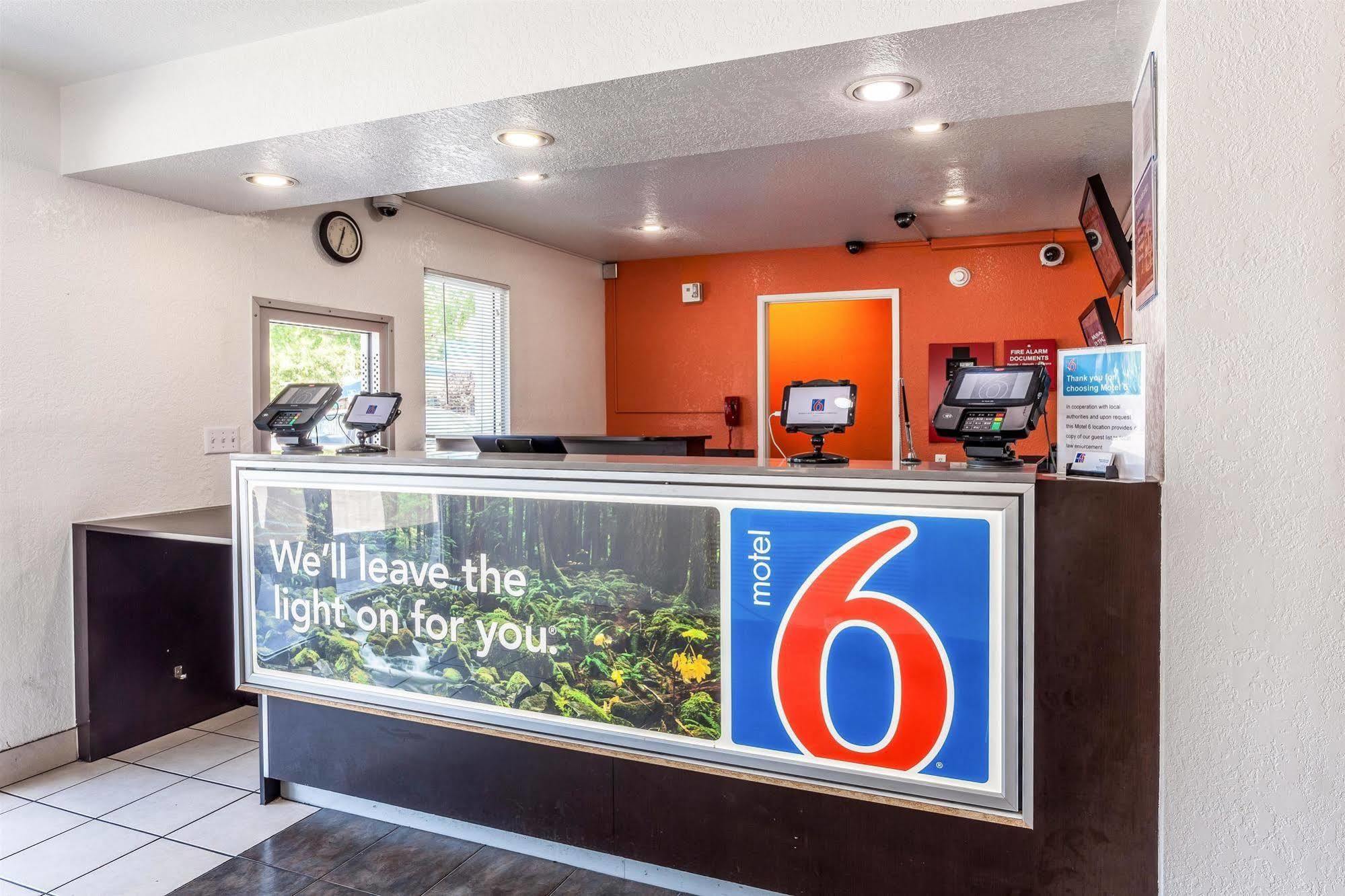 Motel 6 Sacramento, Ca - Downtown Екстер'єр фото