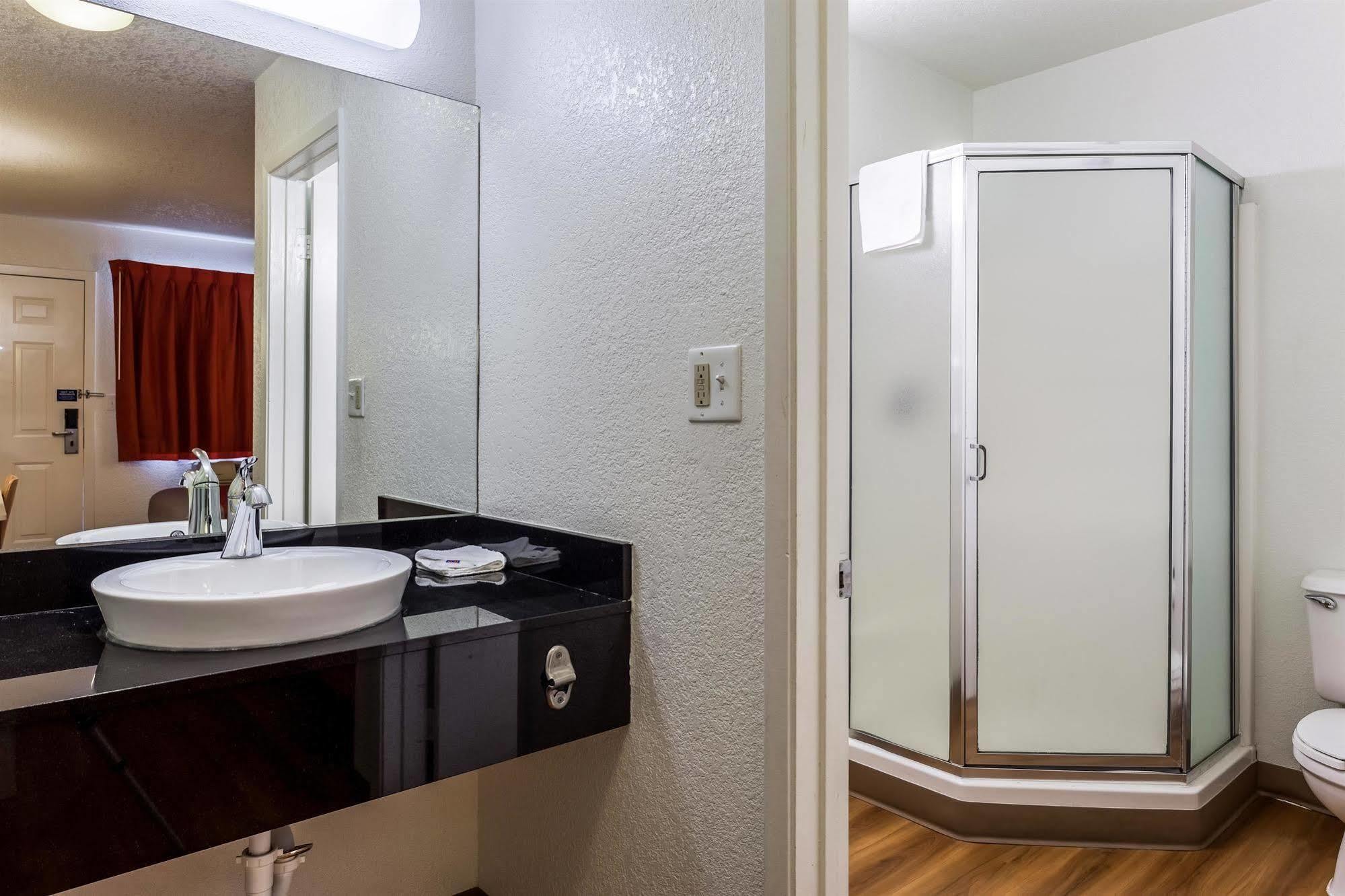 Motel 6 Sacramento, Ca - Downtown Екстер'єр фото